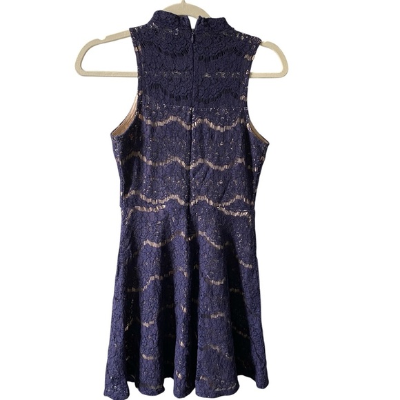 Elegant Navy Lace Mini Dress XS - Picture 2 of 5